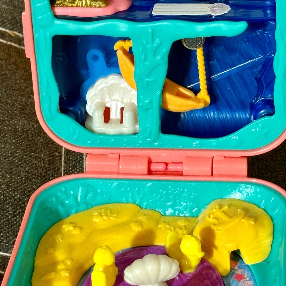 Poly pockets 4 cases with accessories - Picture 7 of 11